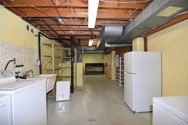 Additional property image - 350 FENNELL Ave