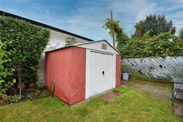 Additional property image - 350 FENNELL Ave