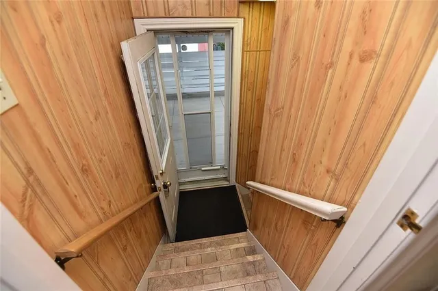 Additional property image - 350 FENNELL Ave