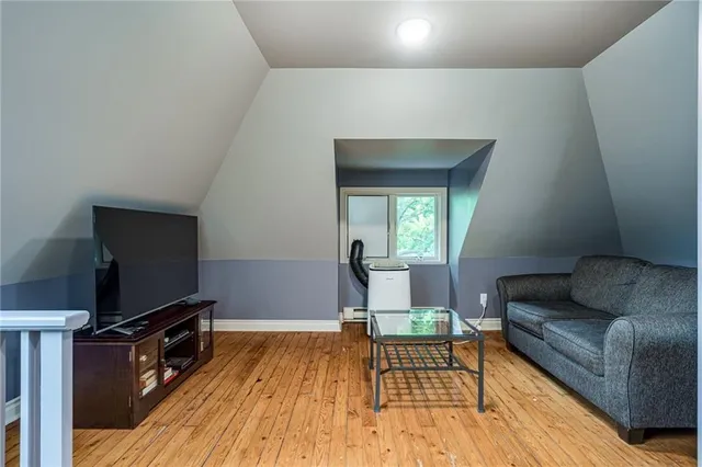 Additional property image - 90 BLAKE St