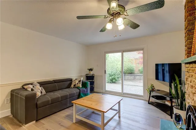 Additional property image - 2141 CARTIER Cres