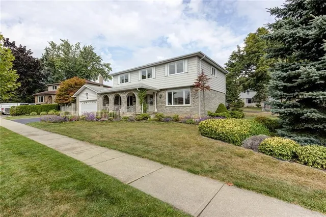 Additional property image - 2141 CARTIER Cres