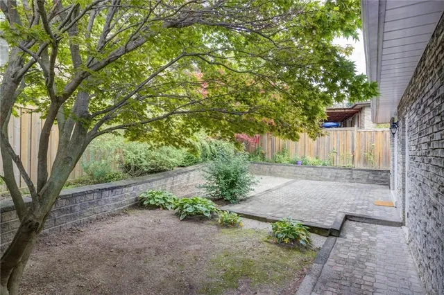 Additional property image - 2141 CARTIER Cres
