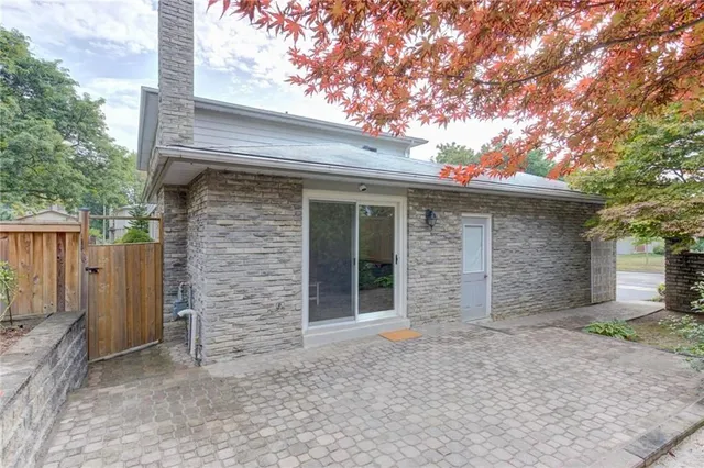 Additional property image - 2141 CARTIER Cres