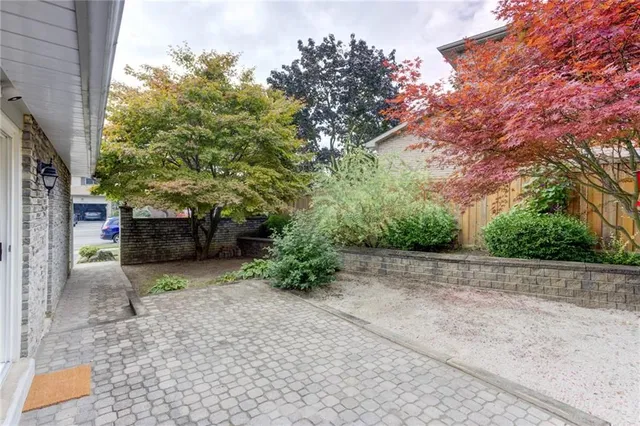Additional property image - 2141 CARTIER Cres