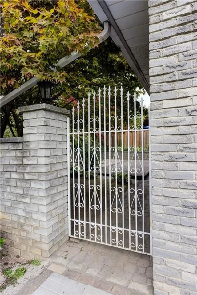 Additional property image - 2141 CARTIER Cres