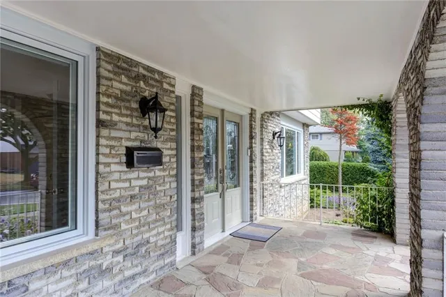 Additional property image - 2141 CARTIER Cres
