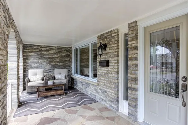 Additional property image - 2141 CARTIER Cres