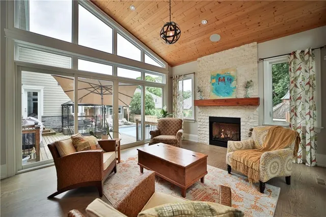 Additional property image - 298 SHOREVIEW Rd