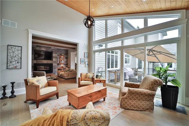 Additional property image - 298 SHOREVIEW Rd