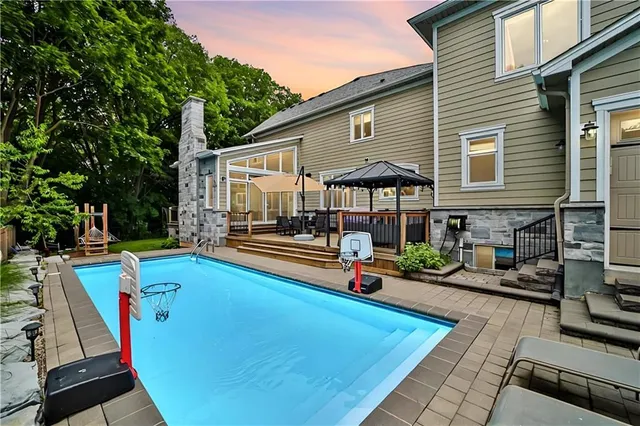 Additional property image - 298 SHOREVIEW Rd