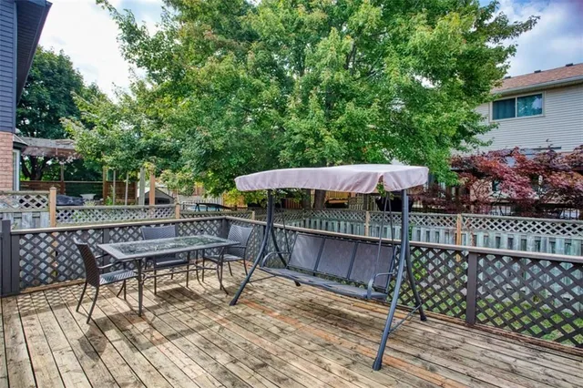 Additional image 35 of 48 KARSH Cres