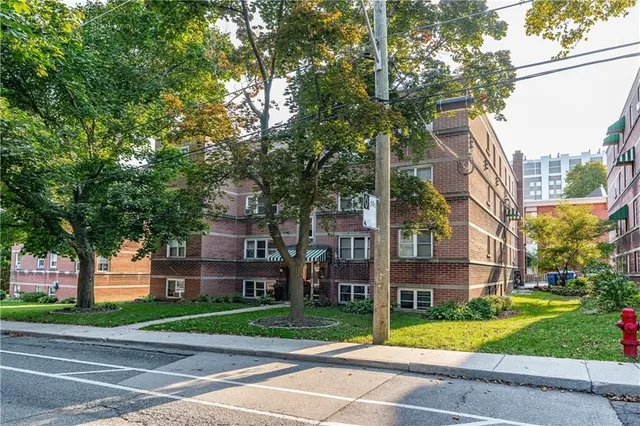 Additional image 41 of 227 MACNAB St Unit 14