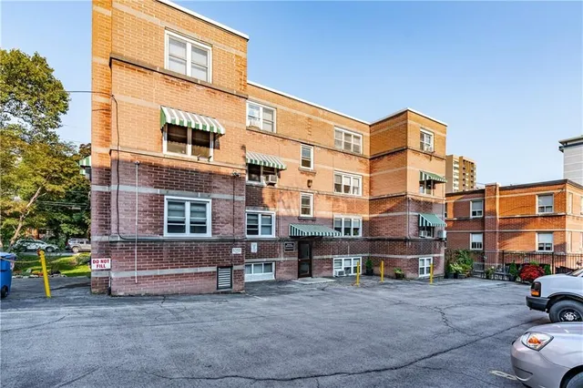 Additional image 8 of 227 MACNAB St Unit 14