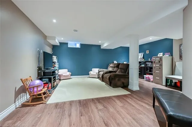 Additional property image - 35 WILLOWBANKS Terr