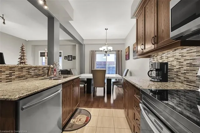 Additional property image - 35 WILLOWBANKS Terr