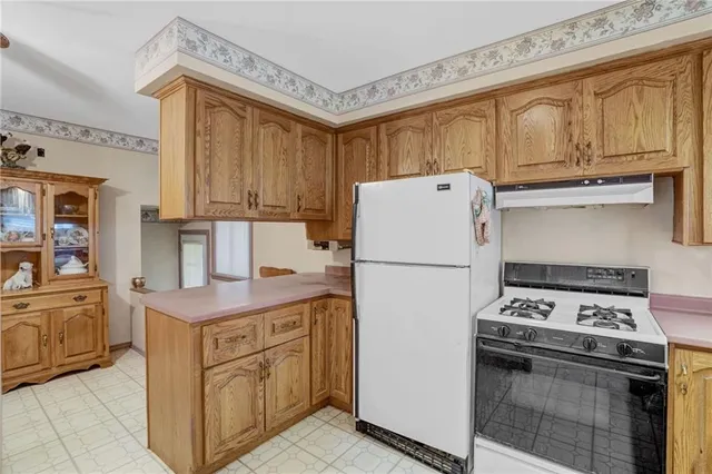 Additional property image - 38 DUBARRY Blvd