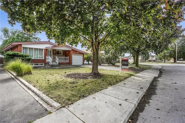 Additional property image - 38 DUBARRY Blvd