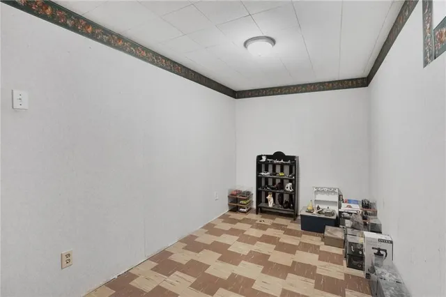 Additional property image - 38 DUBARRY Blvd