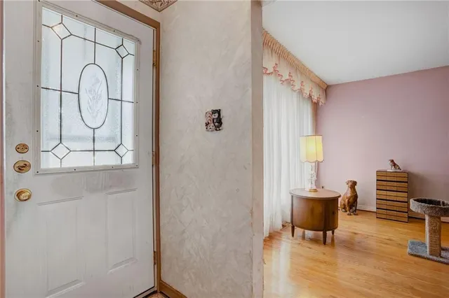Additional property image - 38 DUBARRY Blvd