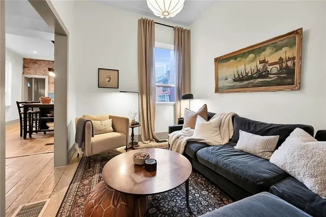 Additional property image - 365 CATHARINE St