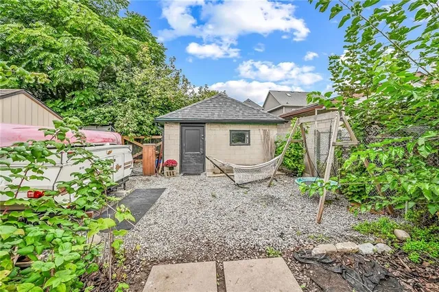 Additional property image - 365 CATHARINE St