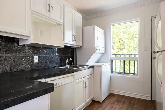 Additional property image - 235 YOUNG St