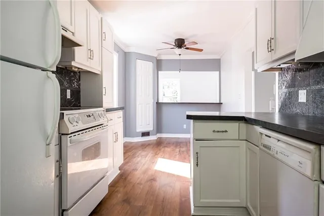 Additional property image - 235 YOUNG St