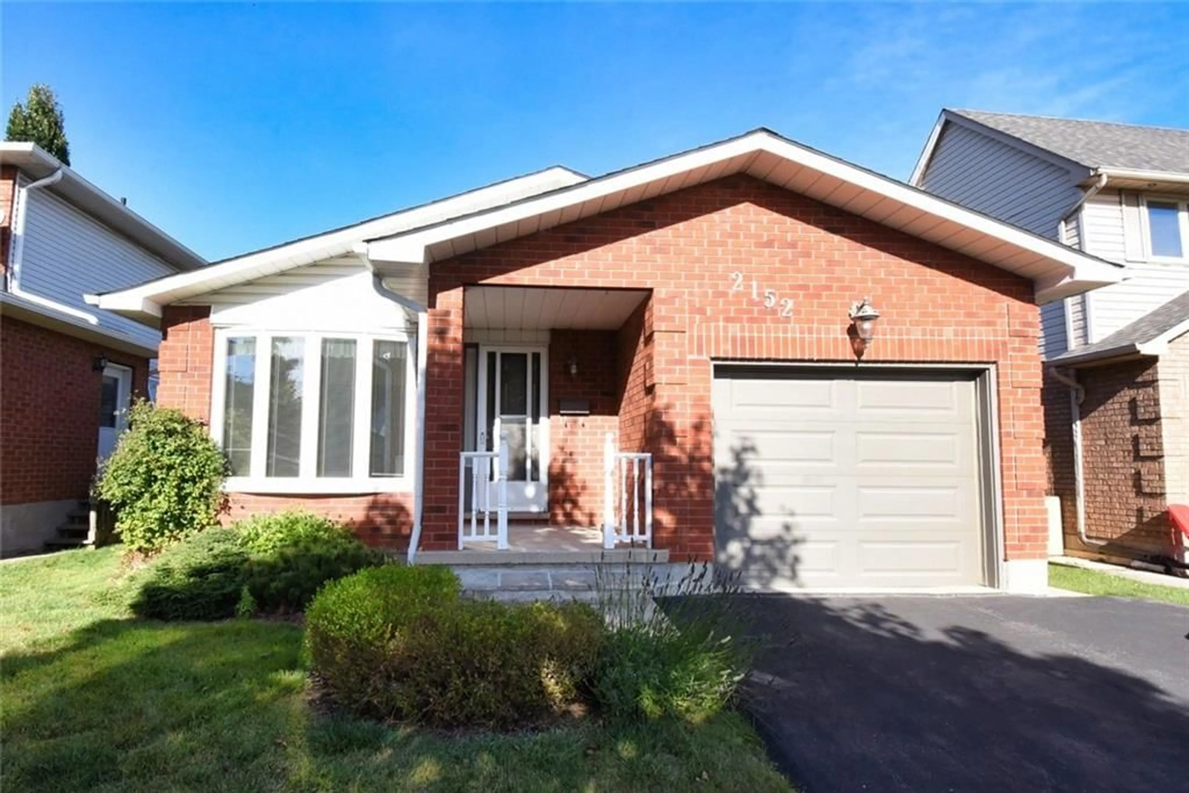 Home with brick exterior material for 2152 SALMA Cres, Burlington Ontario L7M 3S7