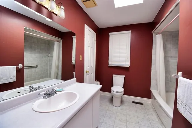 Additional property image - 2152 SALMA Cres