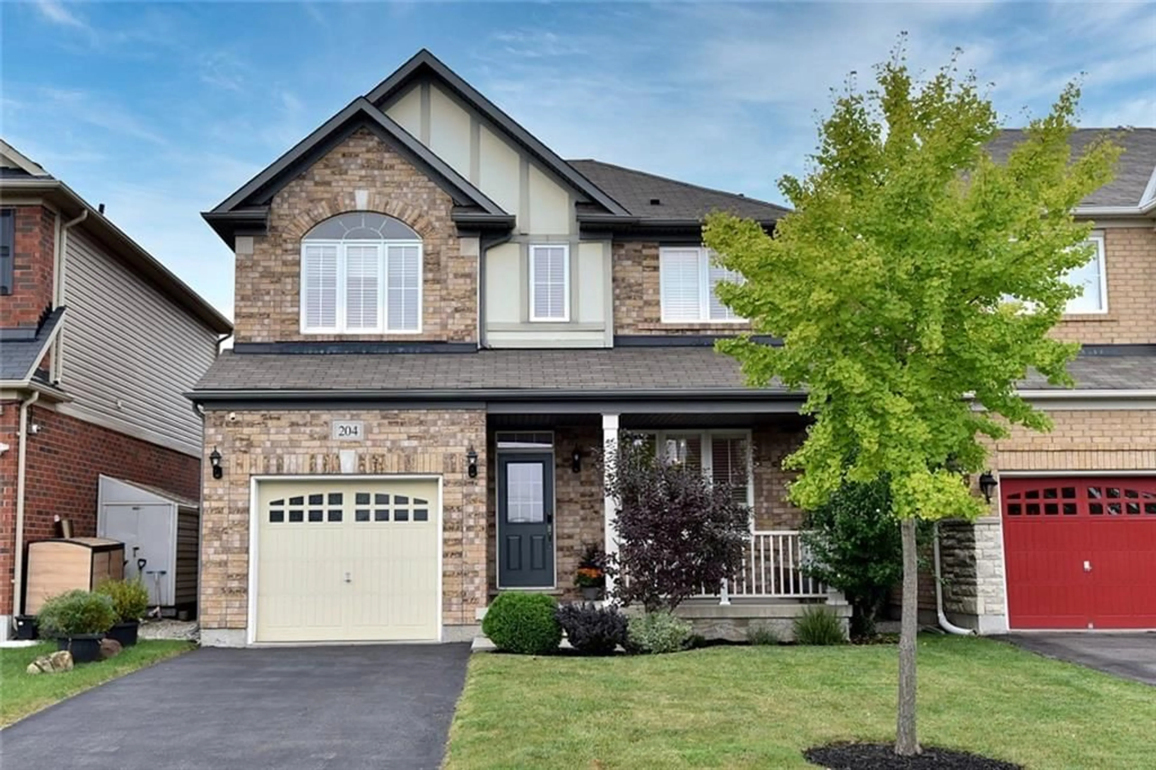 Home with brick exterior material for 204 MONTREAL Cir, Stoney Creek Ontario L8E 0C6