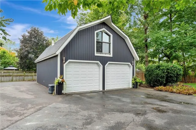 Additional property image - 240 PARKSIDE Dr