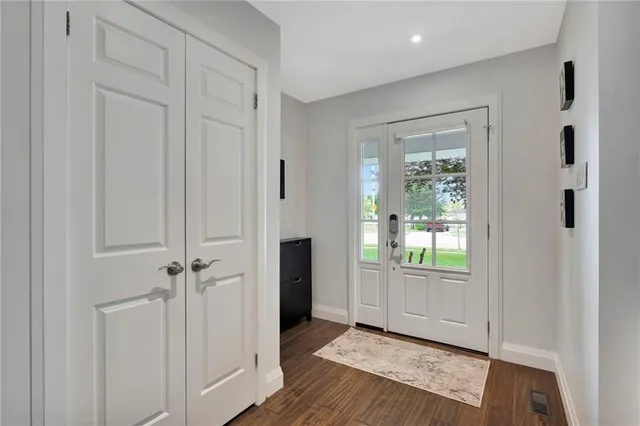 Additional property image - 240 PARKSIDE Dr