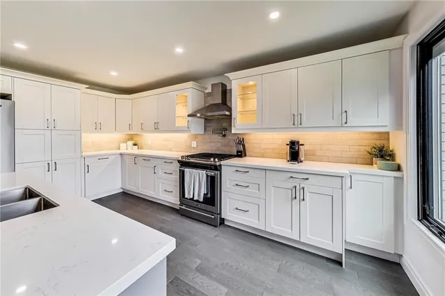 Additional property image - 3 ARIES Crt