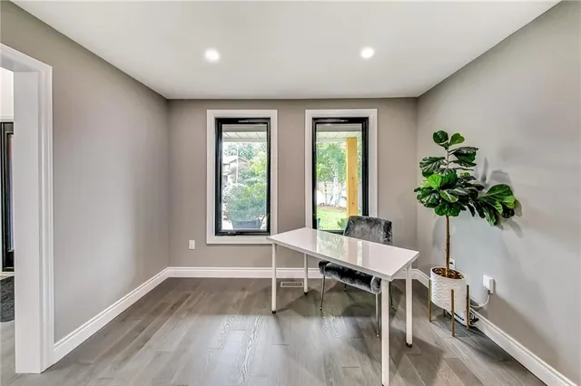 Additional property image - 3 ARIES Crt