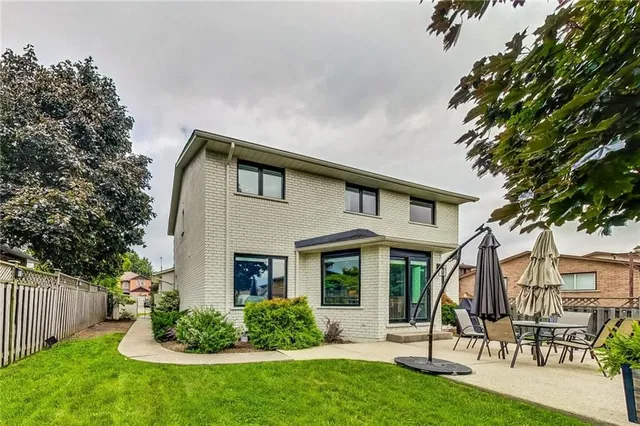 Additional property image - 3 ARIES Crt