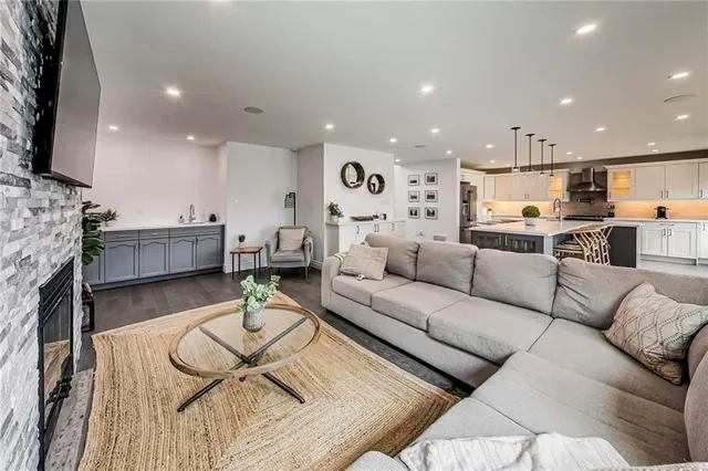 Additional property image - 3 ARIES Crt