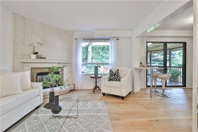 Additional property image - 44 KILLARNEY Crt