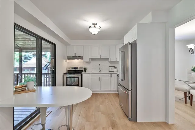 Additional property image - 44 KILLARNEY Crt