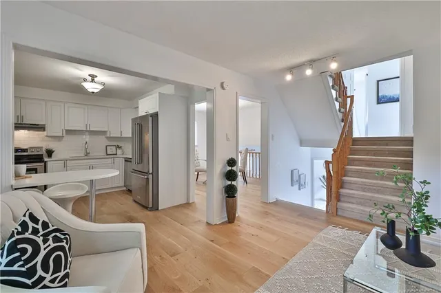 Additional property image - 44 KILLARNEY Crt