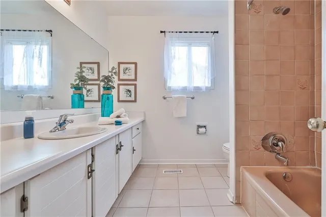 Additional property image - 44 KILLARNEY Crt