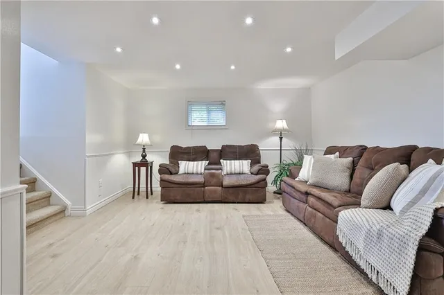 Additional property image - 44 KILLARNEY Crt