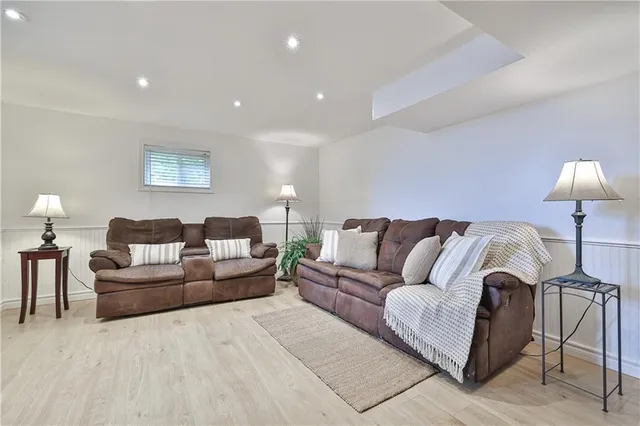 Additional property image - 44 KILLARNEY Crt