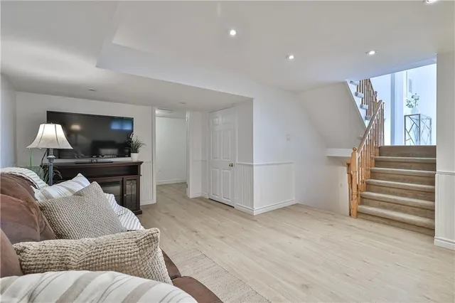 Additional property image - 44 KILLARNEY Crt
