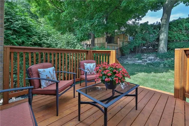 Additional property image - 44 KILLARNEY Crt