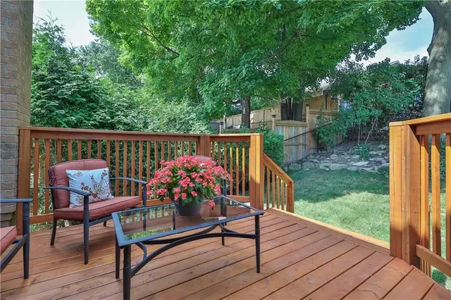 Additional property image - 44 KILLARNEY Crt