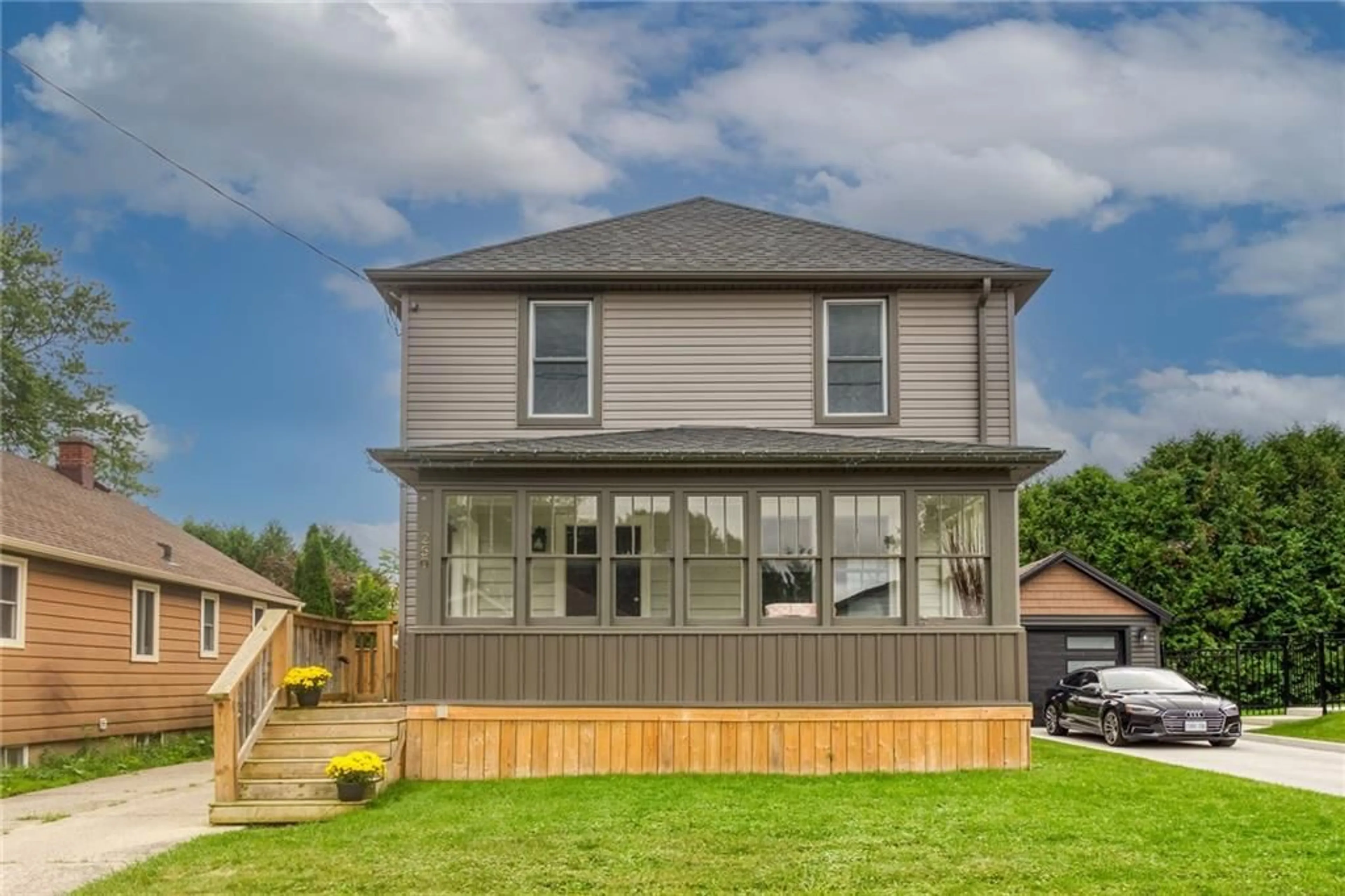 Frontside or backside of a home for 260 GROVE St, Simcoe Ontario N3Y 1K9