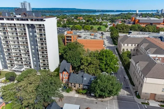Additional property image - 130 MARKET St