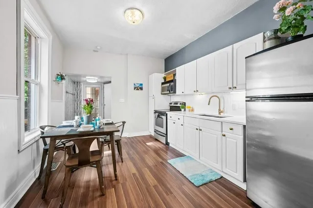 Additional property image - 130 MARKET St
