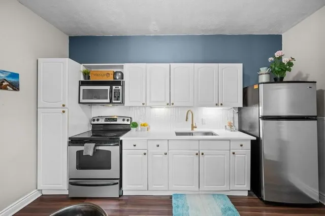 Additional property image - 130 MARKET St